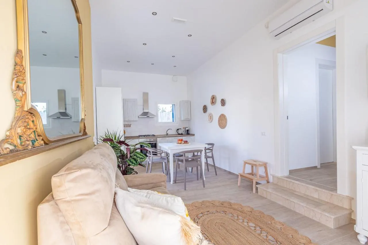 Apartment Villa Marsama, Heated Pool And Beach At 150 Mt Santa Maria Del Focallo Italy