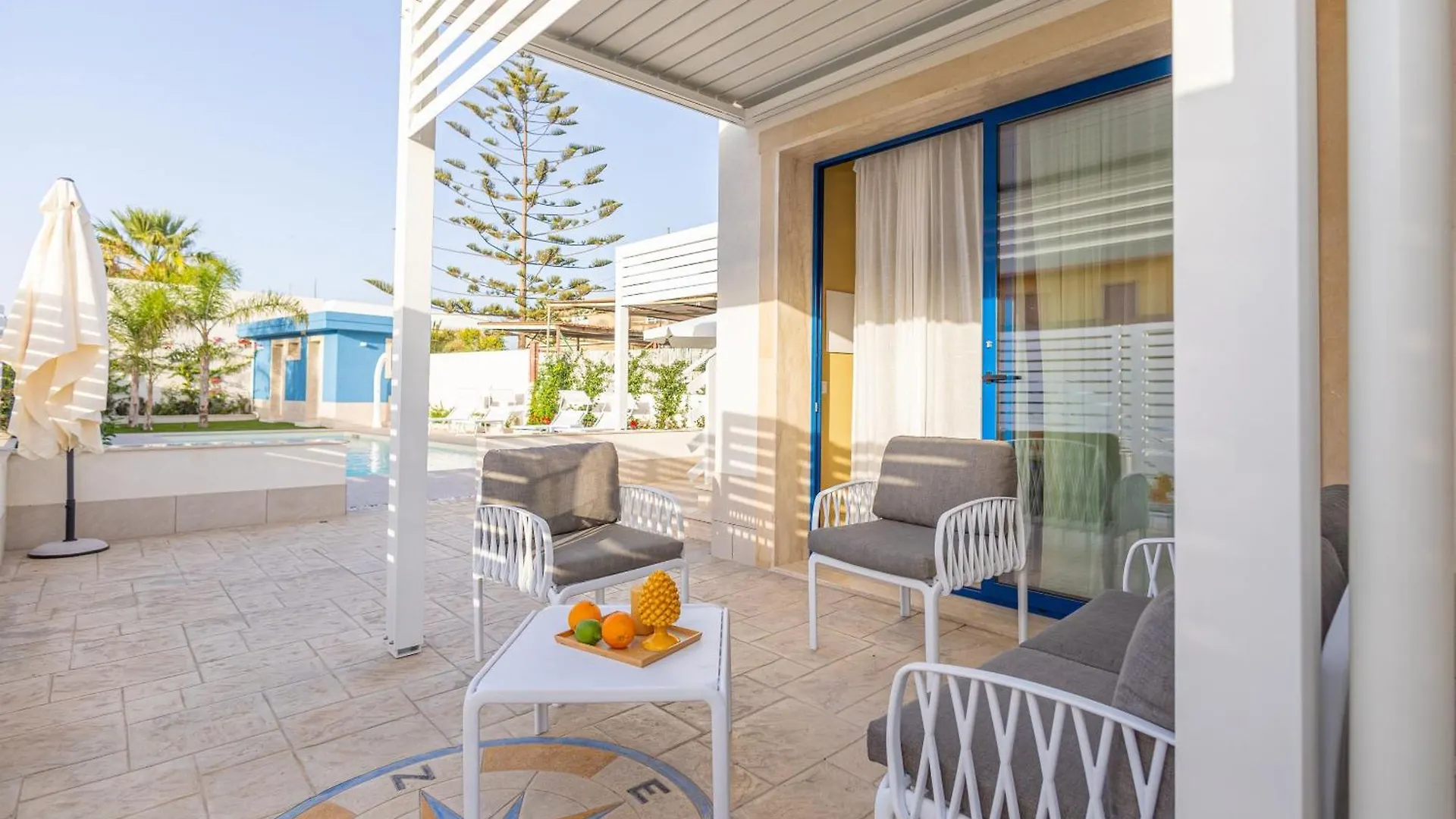 Apartment Villa Marsama, Heated Pool And Beach At 150 Mt Santa Maria Del Focallo Italy